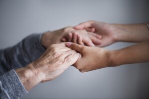apoyo-persona-con-parkinson